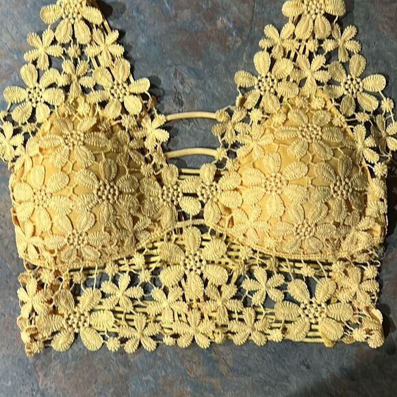 Crochet Yellow Flower Bralette Small Removable Pads - Picture 2 of 7